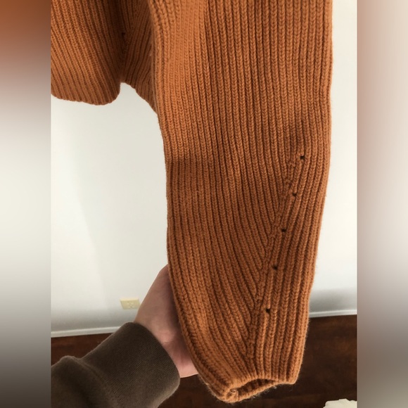 H&M Cropped Knit Mock-Neck Sweater - Picture 4 of 5